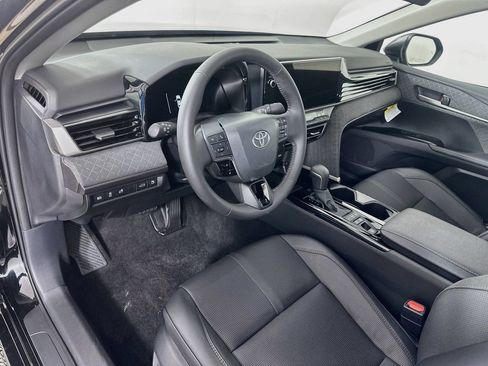 Used 2026 Toyota Camry XLE AWD/4WD image 9