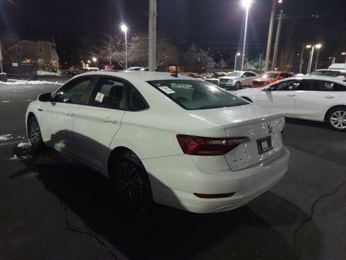 Used 2019 Volkswagen Jetta SEL image 3