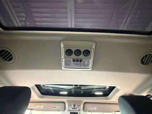 Used 2013 Land Rover LR4 HSE w/ HSE Pkg AWD/4WD image 29