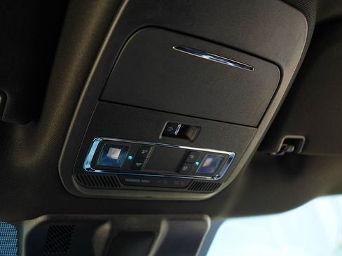Used 2023 Ford F150 Lariat AWD/4WD image 12