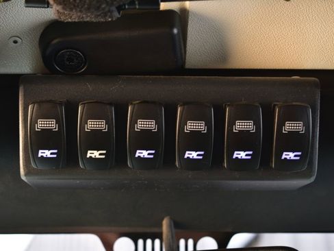 Used 2017 Jeep Wrangler Unlimited Rubicon w/ Connectivity Group AWD/4WD image 32
