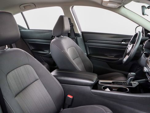 Used 2024 Nissan Altima 2.5 SV image 26