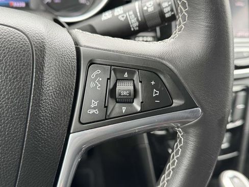 Used 2022 Buick Encore Preferred image 18