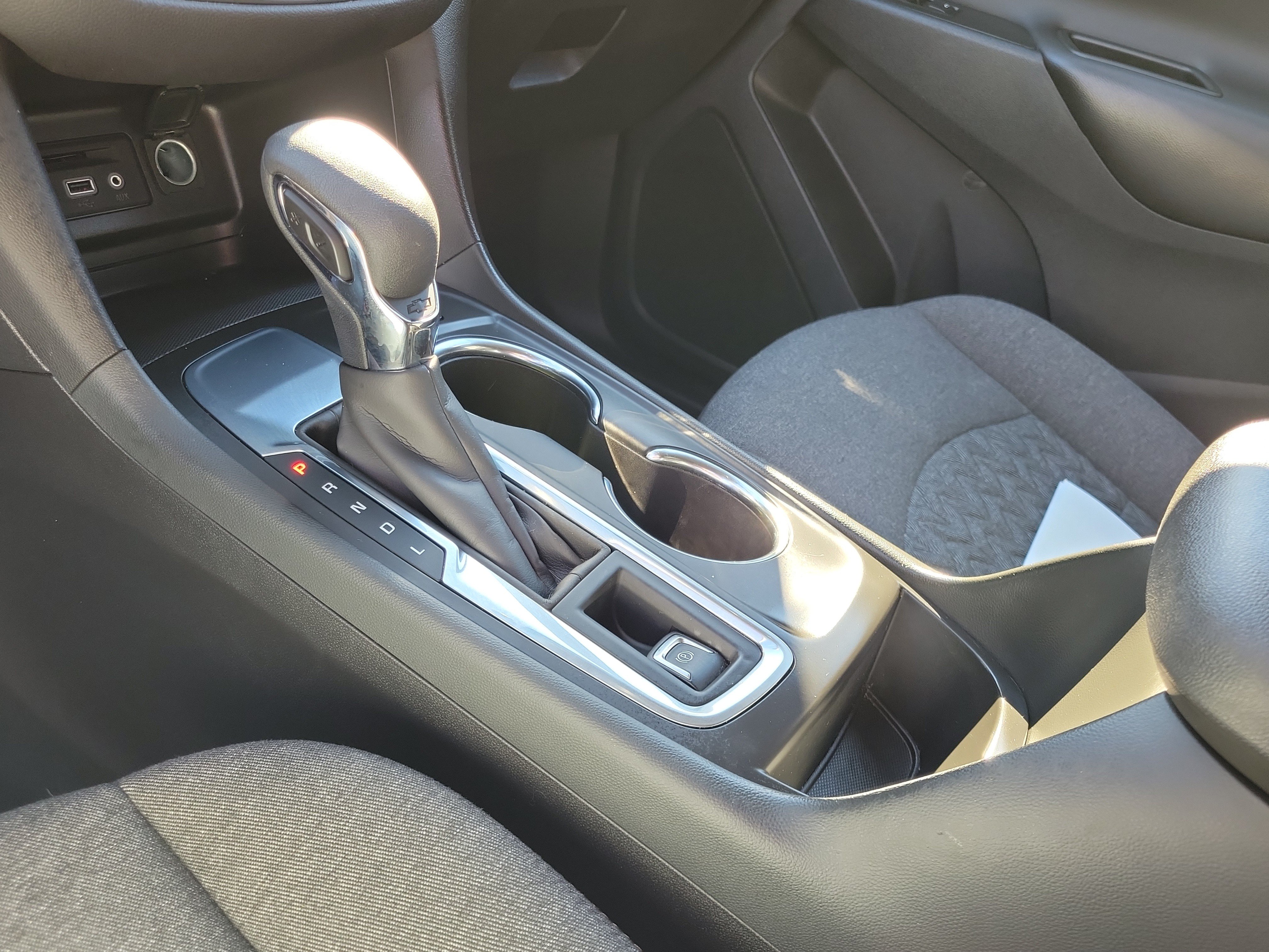 Used 2024 Chevrolet Equinox LT FWD image 29
