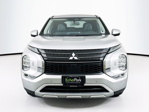 Used 2024 Mitsubishi Outlander SE AWD/4WD image 2