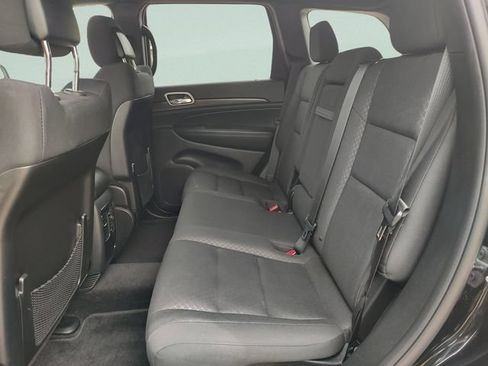 Used 2018 Jeep Grand Cherokee Laredo RWD image 25
