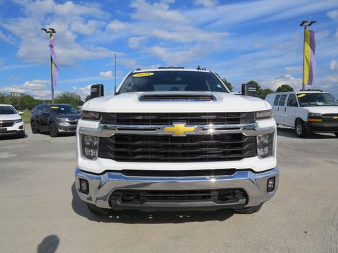Used 2025 Chevrolet Silverado 2500 LT w/ Convenience Package AWD/4WD image 11
