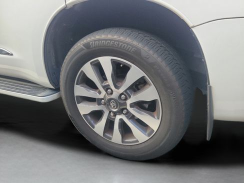 Used 2019 Toyota Sequoia Limited w/ Safety & Convenience Package AWD/4WD image 23