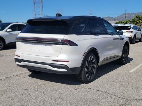 New 2026 Lincoln Nautilus Reserve image 4