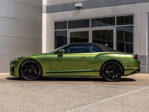 Certified 2025 Bentley Continental GTC AWD/4WD image 19