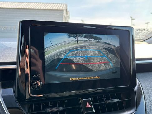 Used 2025 Toyota Corolla LE image 9