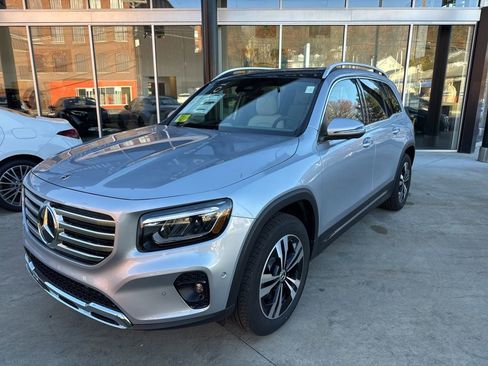New 2026 Mercedes-Benz GLB 250 4MATIC image 4