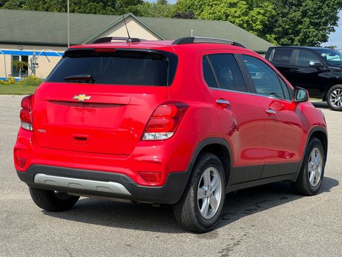 Used 2020 Chevrolet Trax LT w/ LT Convenience Package FWD image 16