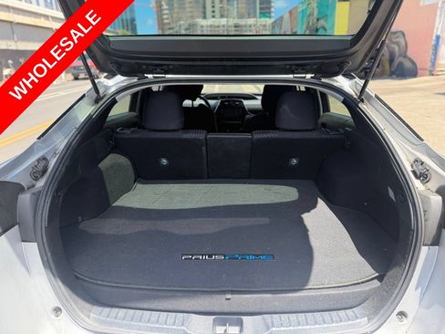 Used 2018 Toyota Prius Prime Plus w/ Carpet Mat Package FWD image 11