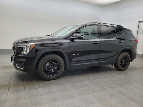 Used 2020 Nissan Rogue Sport S image 2