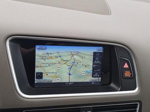 Used 2016 Audi Q5 2.0T Premium Plus w/ Technology Package image 18