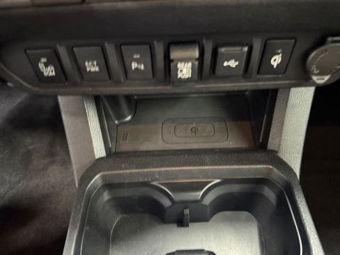 Used 2020 Toyota Tacoma TRD Sport w/ Technology Package image 16