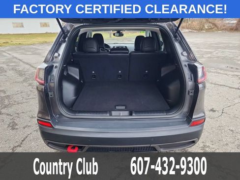 Used 2021 Jeep Cherokee Trailhawk AWD/4WD image 27
