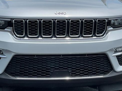 Certified 2024 Jeep Grand Cherokee Limited AWD/4WD image 48