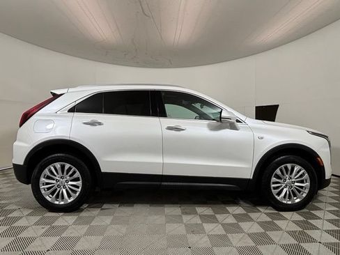 Used 2024 Cadillac XT4 Luxury w/ Cold Weather Package AWD/4WD image 8