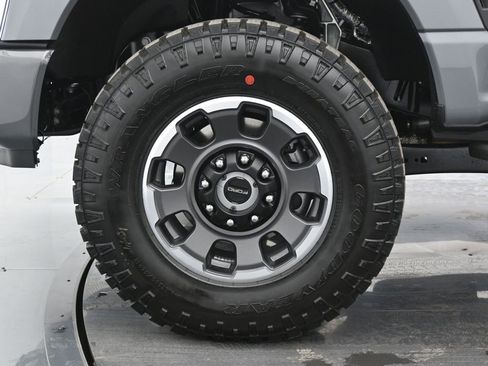 Used 2024 Ford F250 Lariat w/ Tremor Off-Road Package image 25