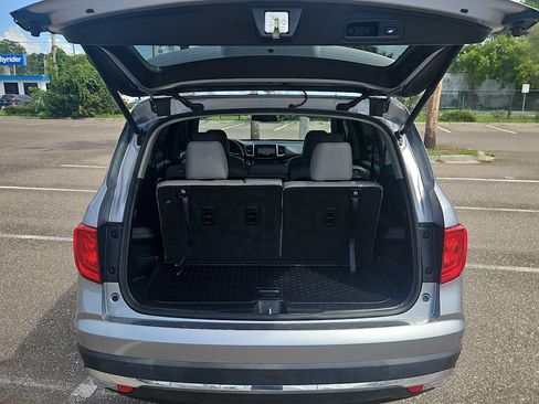 Certified 2018 Honda Pilot Touring image 21