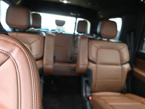 Used 2024 Lincoln Navigator Reserve AWD/4WD image 25