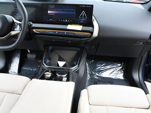 Certified 2025 BMW X3 xDrive30i w/ Convenience Package image 8