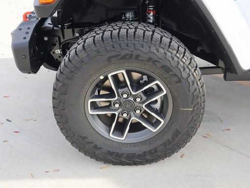 New 2026 Jeep Gladiator Mojave image 18