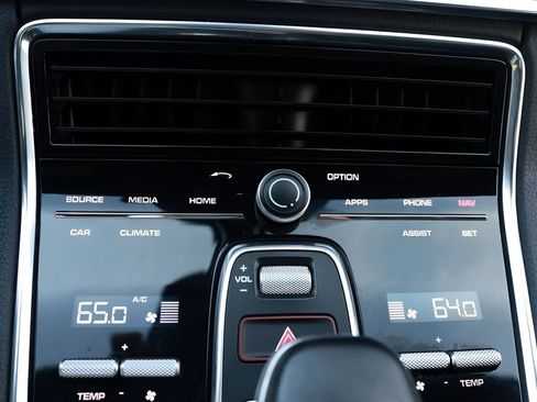 Used 2020 Porsche Panamera RWD image 51