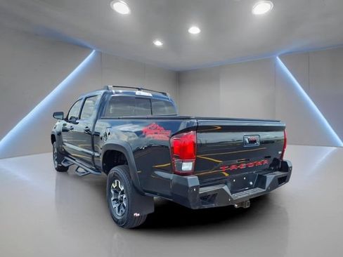 Used 2019 Toyota Tacoma TRD Off-Road w/ TRD Premium Off Road Package AWD/4WD image 25
