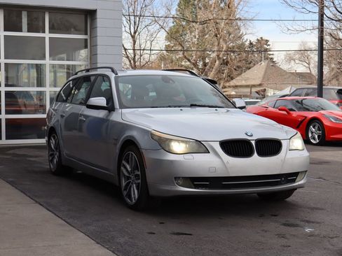 Used 2010 BMW 535i xDrive Wagon AWD/4WD image 6