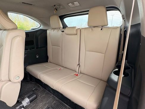 Used 2023 Toyota Highlander Platinum AWD/4WD image 15