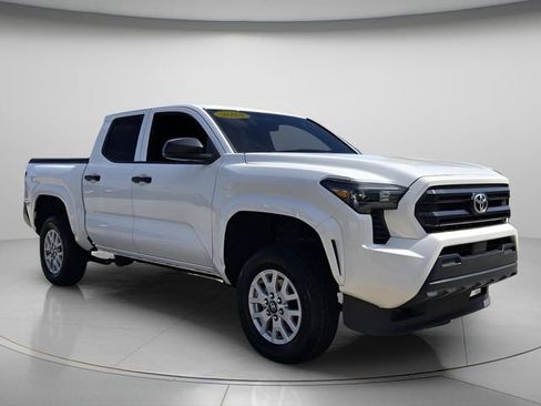 Used 2024 Toyota Tacoma SR RWD image 9