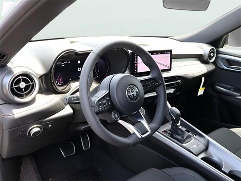 New 2025 Alfa Romeo Tonale image 17