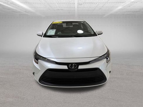 Used 2026 Toyota Corolla LE image 2