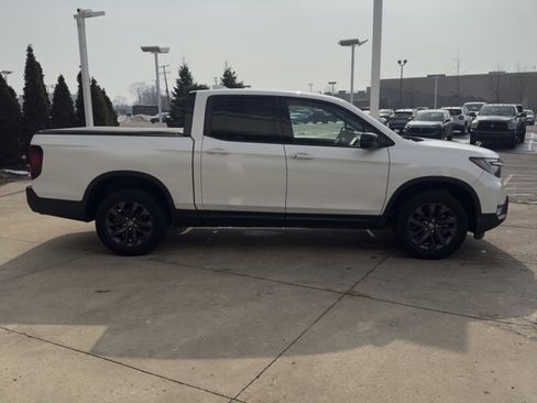 Certified 2023 Honda Ridgeline Sport image 6