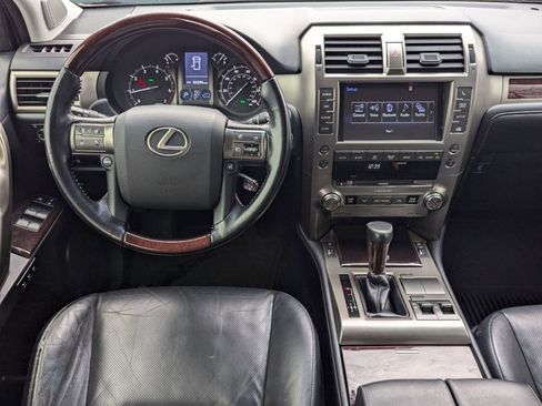 Used 2017 Lexus GX 460 Premium w/ Premium Package image 4