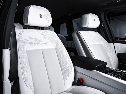 Used 2025 Rolls-Royce Cullinan AWD/4WD image 15