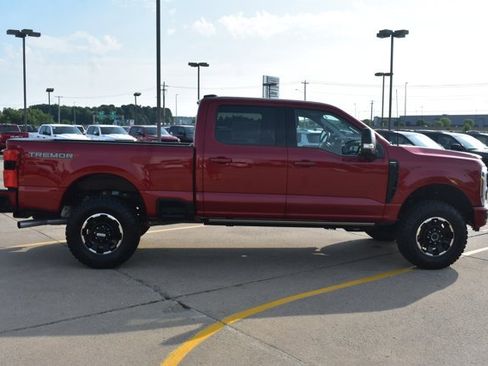 Used 2025 Ford F250 Lariat w/ Tremor Off-Road Package AWD/4WD image 4
