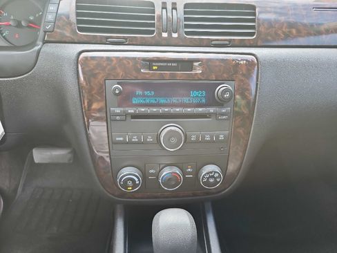 Used 2014 Chevrolet Impala Limited LS FWD image 16