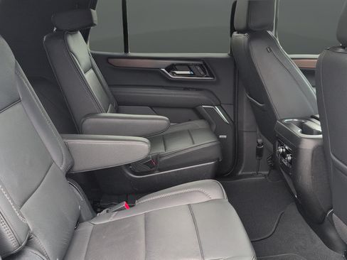 Used 2025 GMC Yukon Denali AWD/4WD image 26