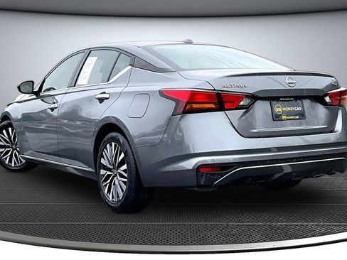 Used 2024 Nissan Altima 2.5 SV image 4
