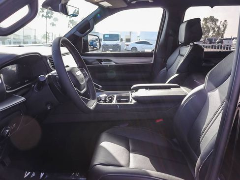 New 2026 Jeep Grand Wagoneer Limited w/ Convenience Group I AWD/4WD image 21