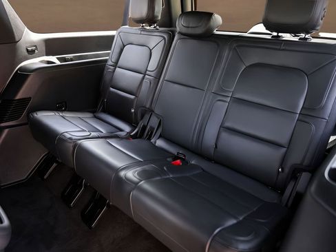 Used 2023 Lincoln Navigator L Reserve AWD/4WD image 27