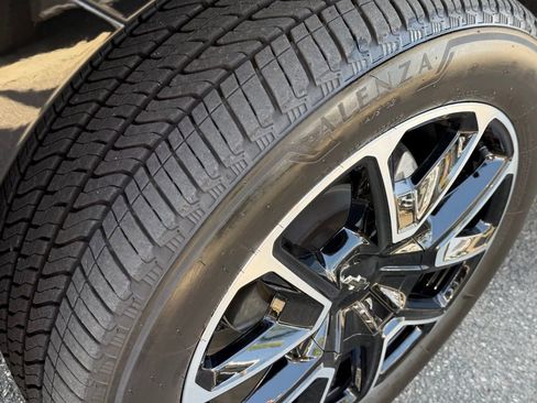 Used 2025 Chevrolet Suburban RST w/ Sun And Tow Package image 12