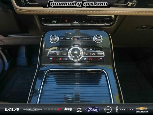 Certified 2022 Lincoln Nautilus Reserve w/ Equipment Group 202A image 19