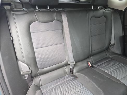 Used 2025 Chevrolet Trax LT FWD image 22
