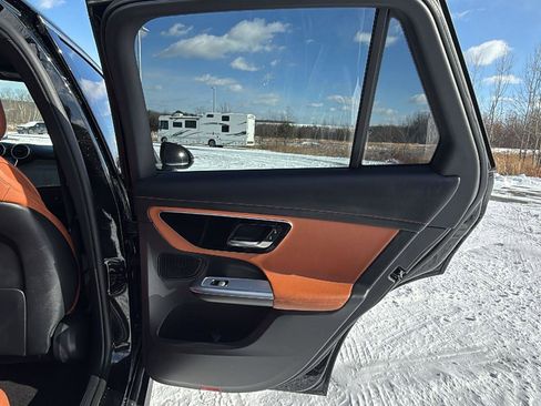 Used 2023 Mercedes-Benz GLC 300 GLC 300 image 23