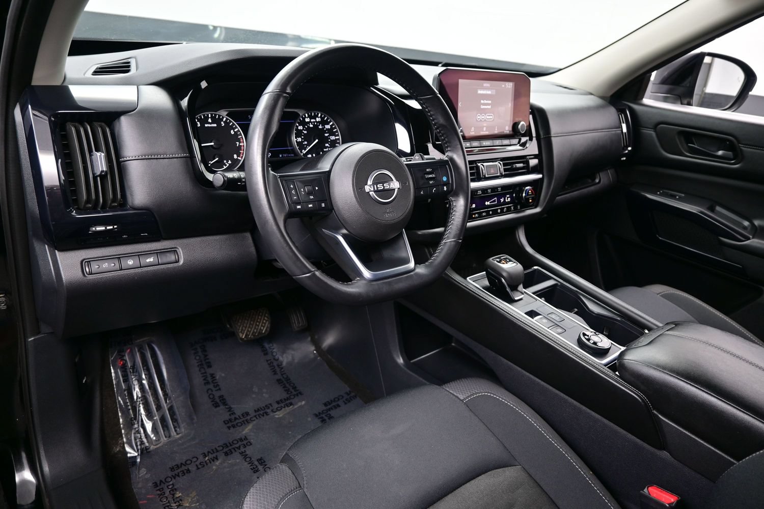 Used 2025 Nissan Pathfinder SV AWD/4WD image 14